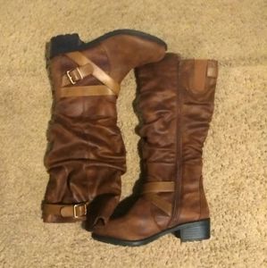 SOLD!! St. John's Bay Boots